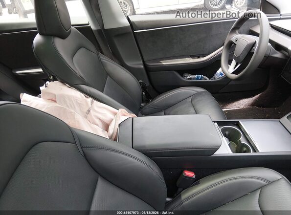 5YJ3E1EB3SF884339 2025 TESLA MODEL 3 Black Widok wnętrza z przodu