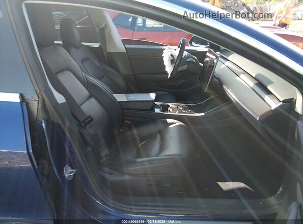 5YJ3E1EB4JF130879 2018 TESLA MODEL 3 Синий Вид салона спереди