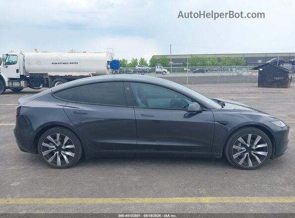 5YJ3E1EB5SF914733 2025 TESLA MODEL 3 Gray Սալոնի հետևի տեսք