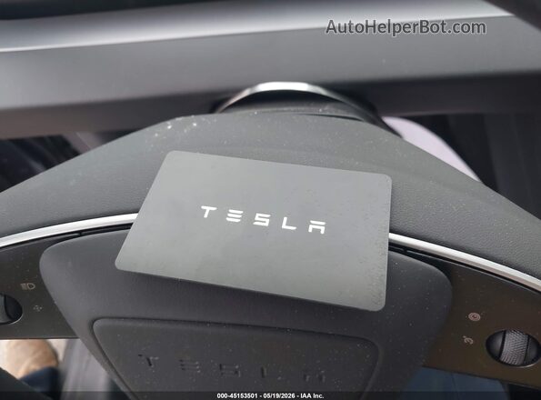 5YJ3E1EB5SF914733 2025 TESLA MODEL 3 Gray Առջևի վահանակի տեսք