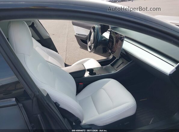 5YJ3E1EB7JF183964 2018 TESLA MODEL 3 Black წინა სალონის ხედი