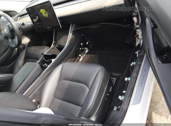 5YJ3E1EB7KF451350 2019 TESLA MODEL 3 White Widok wnętrza z przodu
