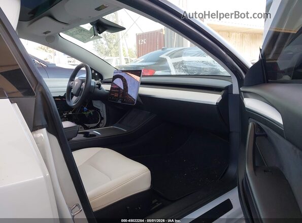 5YJ3E1EB8MF001144 2021 TESLA MODEL 3 Белый Вид салона спереди