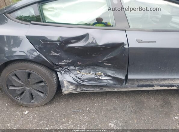 5YJ3E1EB8RF788023 2024 TESLA MODEL 3 Gray Widok z przodu