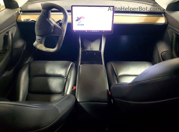 5YJ3E1EB9KF413392 2019 TESLA MODEL Red Widok deski rozdzielczej