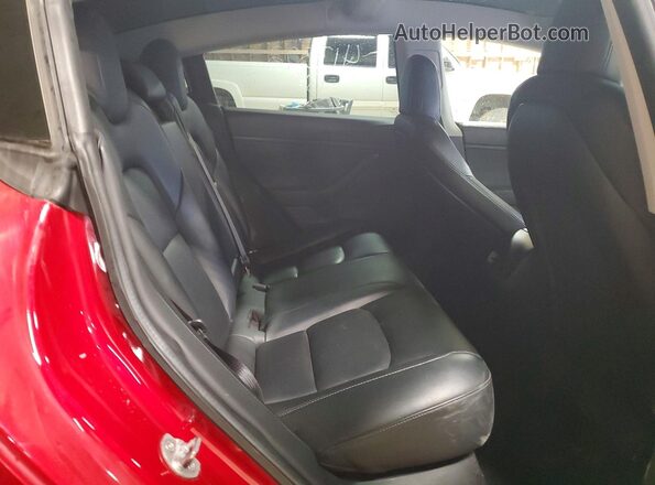 5YJ3E1EB9KF413392 2019 TESLA MODEL Red Widok tylnych siedzeń