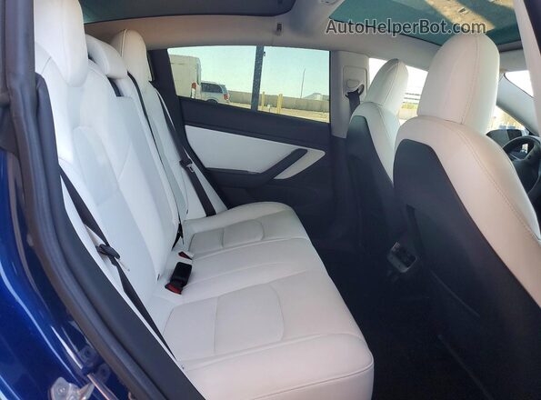 5YJ3E1EB9LF640258 2020 TESLA MODEL Blue Rear seats view