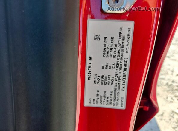 5YJ3E1EB9RF792873 2024 TESLA OTHER Красный Вид подкапотного пространства