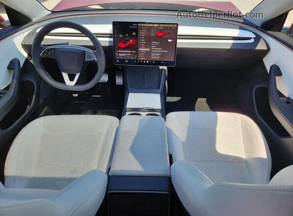 5YJ3E1EB9RF792873 2024 TESLA OTHER Красный Вид панели приборов