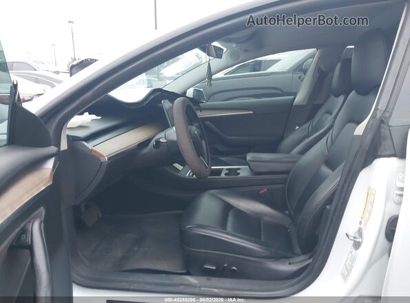 5YJ3E1EBXNF145361 2022 TESLA MODEL 3 Белый Вид салона спереди