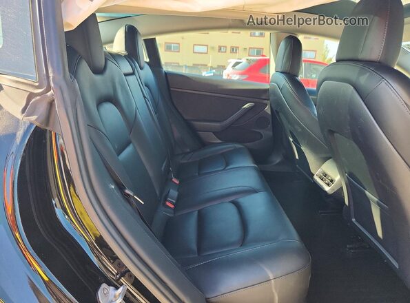 5YJ3E1EC0NF363477 2022 TESLA MODEL Black 