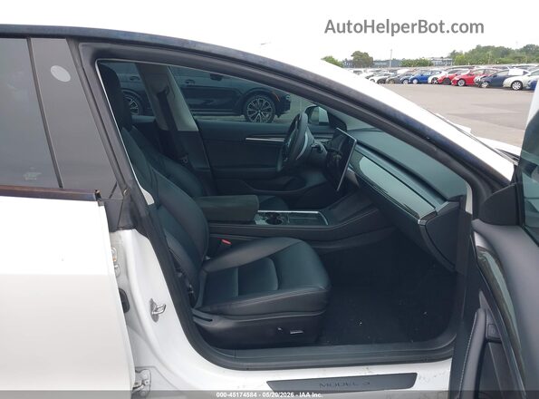 5YJ3E1EC6PF497980 2023 TESLA MODEL 3 White Front interior view