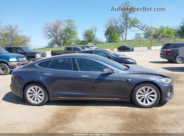 5YJSA1E22KF347601 2019 TESLA MODEL S Gray Vista interior trasera