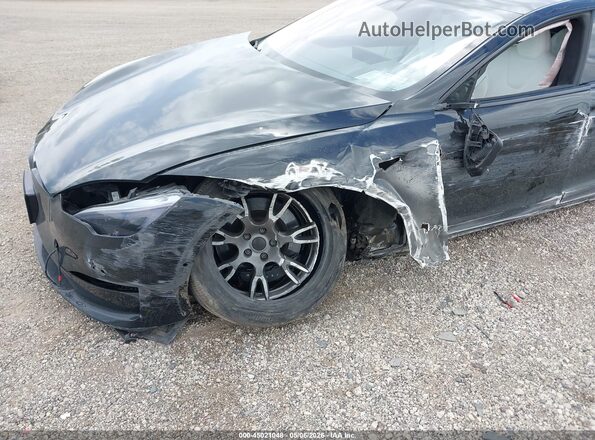 5YJSA1E60NF468523 2022 TESLA MODEL S Black Widok z przodu
