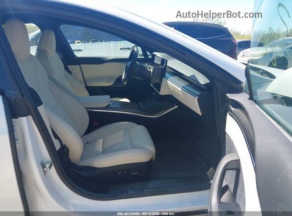 5YJSA1E68MF438295 2021 TESLA MODEL S White Front interior view