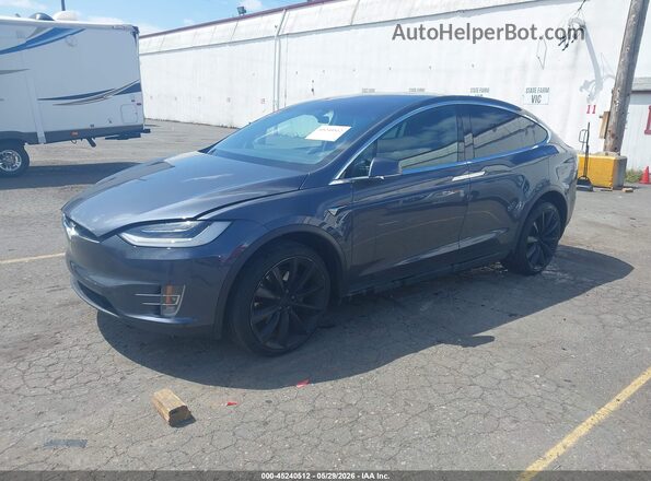 5YJXCBE24LF272844 2020 TESLA MODEL X Gray Vista tres cuartos delantera izquierda