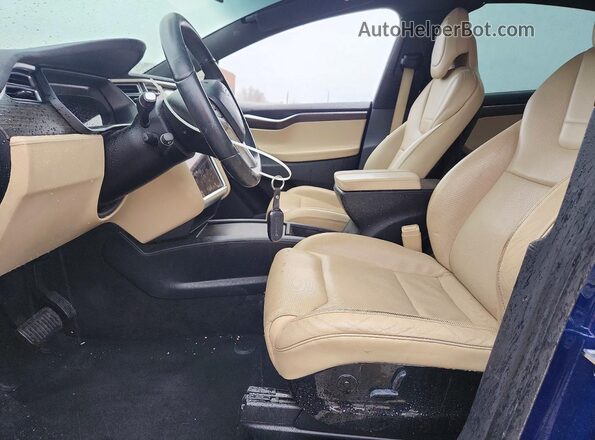 5YJXCBE26GF012001 2016 TESLA MODEL Blue Вид салону спереду