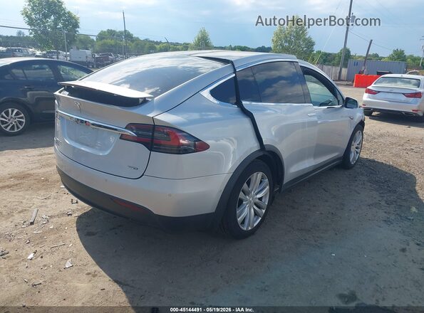 5YJXCBE28GF009147 2016 TESLA MODEL X Silver Trasero derecho