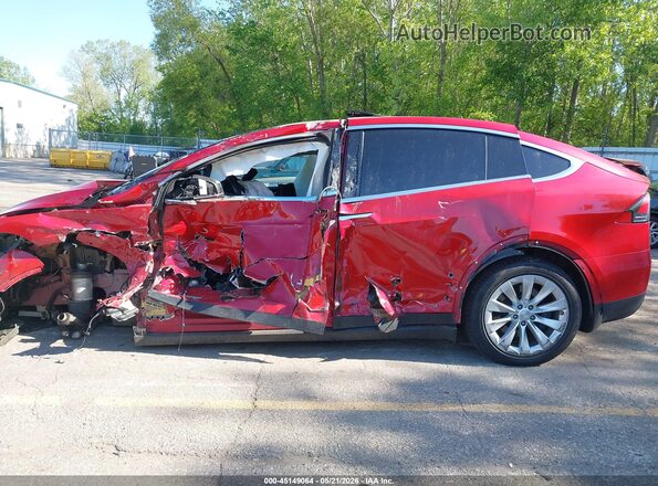 5YJXCDE25KF157373 2019 TESLA MODEL X Red Widok wnętrza z tyłu