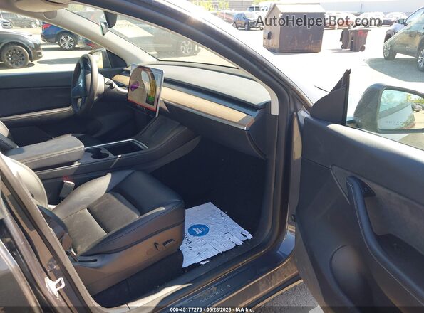 5YJYGAEE9MF293946 2021 TESLA MODEL Y Серый Вид салона спереди