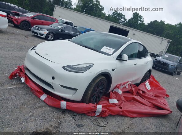 5YJYGDEE0MF068395 2021 TESLA MODEL Y White Առջևի ձախ երեք քառորդ տեսարան