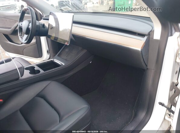 5YJYGDEE1MF278388 2021 TESLA MODEL Y White Front interior view