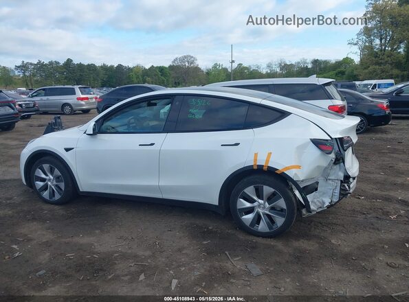 5YJYGDEE1MF278388 2021 TESLA MODEL Y White 360 interior view