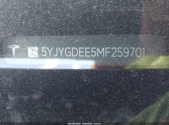 5YJYGDEE5MF259701 2021 TESLA MODEL Y Gray Vista del compartimento del motor