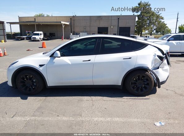 5YJYGDEE6MF100265 2021 TESLA MODEL Y White Widok wnętrza 360 stopni