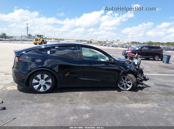 5YJYGDEE8MF197940 2021 TESLA MODEL Y Black Rear interior view