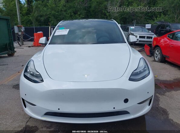 5YJYGDEE9MF304896 2021 TESLA MODEL Y Белый Вид панели приборов