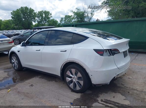5YJYGDEE9MF304896 2021 TESLA MODEL Y Белый Вид задней части салона