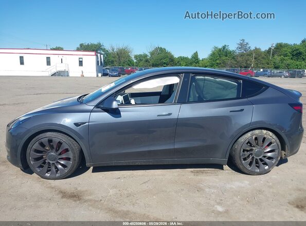 5YJYGDEF7MF302511 2021 TESLA MODEL Y Gray Rear interior view