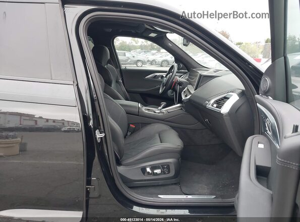 5YM23CS02P9S32496 2023 BMW XM Black Вид салону спереду