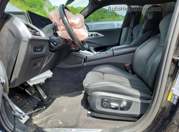 5YM23CS03S9Z60059 2025 BMW XM Черный Вид салона спереди