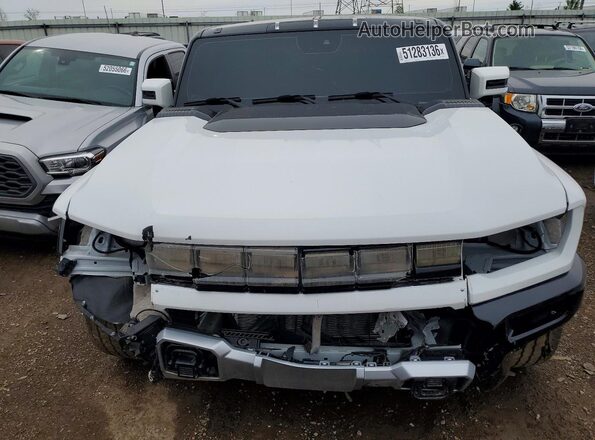 1GKB0NDE5SU102096 2025 GMC HUMMER White Widok wnętrza z tyłu