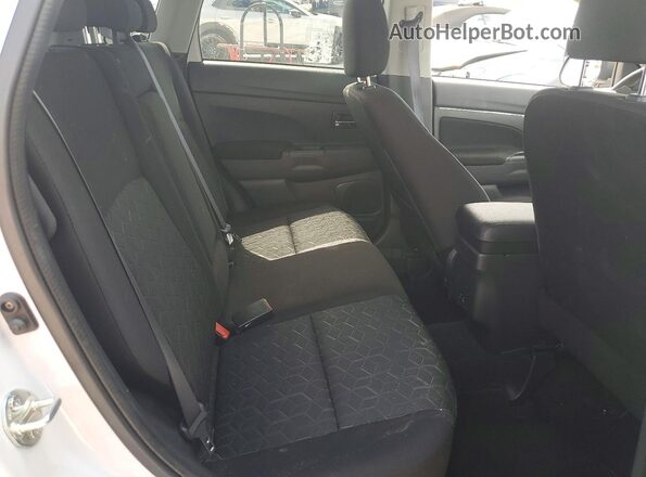 JA4ARUAU8SU004192 2025 MITSUBISHI OUTLANDER Белый 