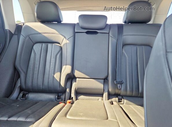WA1ANAFY5J2135550 2018 AUDI Q5 White Vista interior trasera