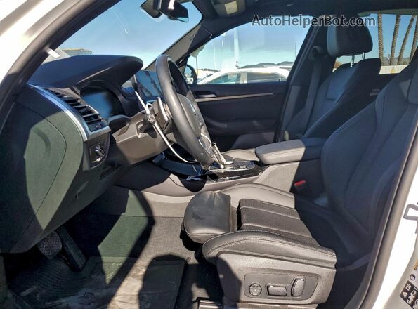 5UX53DP05R9V35147 2024 BMW X3 Белый Вид панели приборов