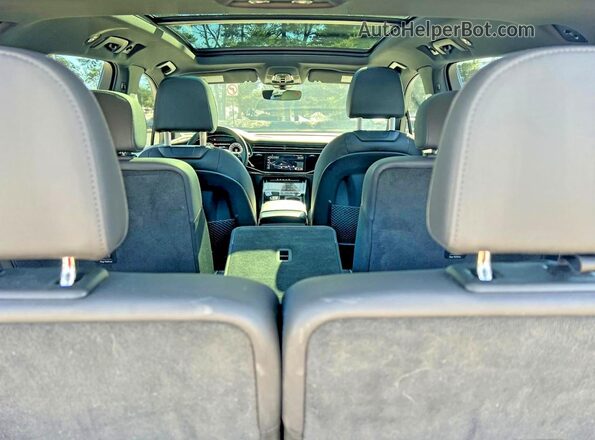 WA1ACBF70PD010097 2023 AUDI Q7 White Rear seats view