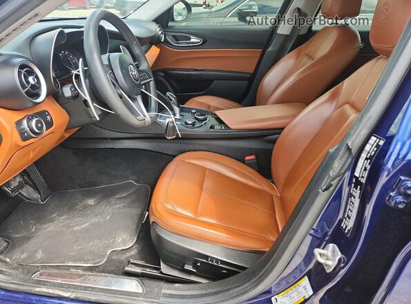 ZARFAEDN6H7550466 2017 ALFA ROMEO GIULIA Синий Вид панели приборов