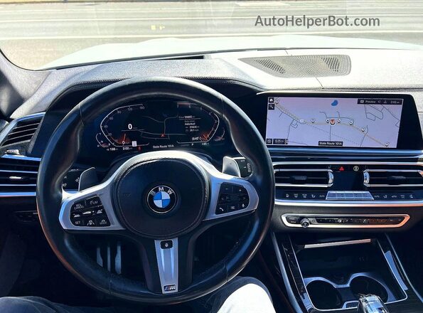 5UXCX4C51KLS37426 2019 BMW X7 White Вид панелі приладів