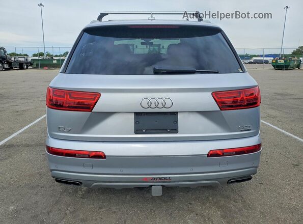 WA1VAAF71JD019111 2018 AUDI Q7 Gray Вид салону спереду