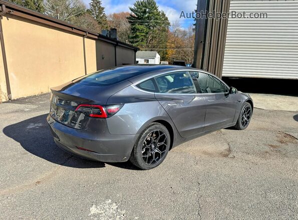 5YJ3E1EB1JF119497 2018 TESLA MODEL Gray 