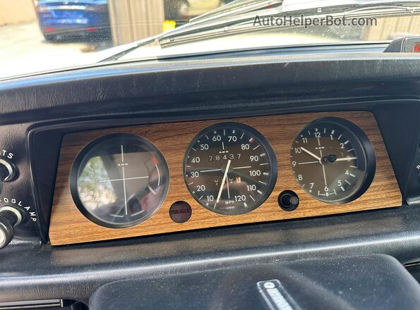 4280399 1974 BMW 2000 White Вид щитка приладів