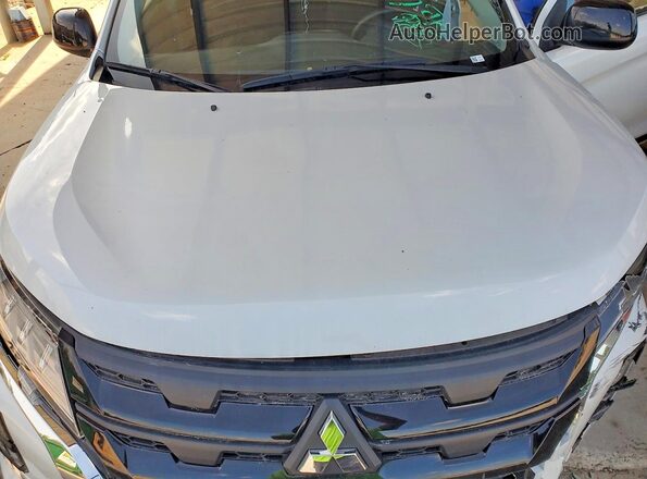 JA4ARUAU2RU020544 2024 MITSUBISHI OUTLANDER White 