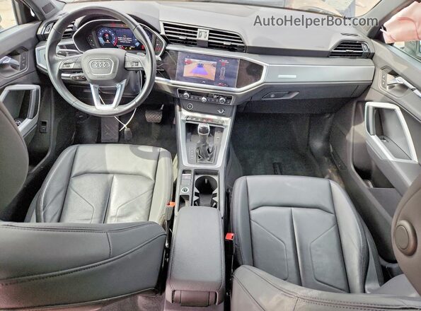 WA1EECF33M1059953 2021 AUDI Q3 Black Սարքավորումների վահանակի տեսք