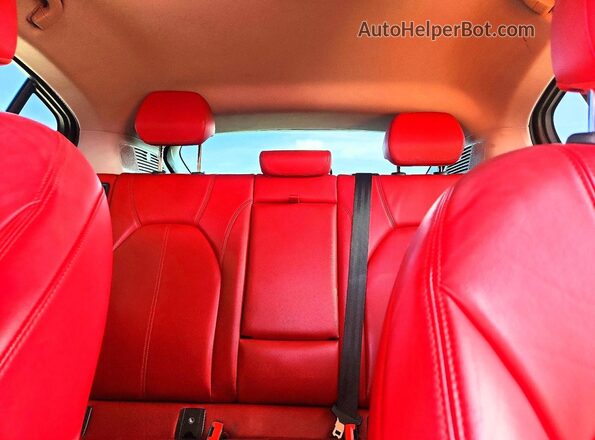ZASPAJAN8M7C99804 2021 ALFA ROMEO STELVIO Red Вид задньої частини салону