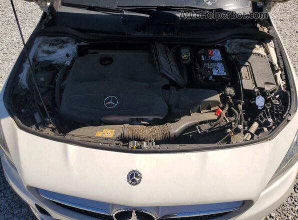 WDDSJ4GB1JN543209 2018 MERCEDES-BENZ CLA-CLASS White Vista del compartimento del motor