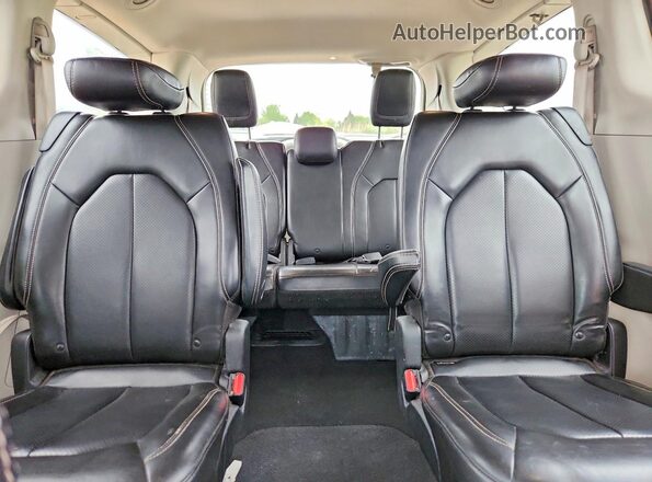 2C4RC1DG7LR268517 2020 CHRYSLER VOYAGER Black Vista interior trasera